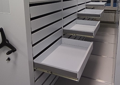 Мобильный стеллаж с ящиками