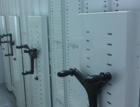 Оборудование морозильной камеры для хранения плазмы крови