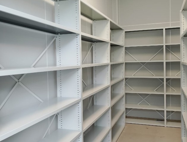 Стационарные стеллажи для библиотеки